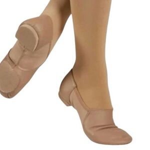 CAPEZIO E-Series Slip-on Jazz Shoe in Caramel EJ2 size 7 new in box